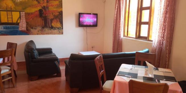 Miryams Village Inn Safari Lodge Sultan Hamud Exterior photo